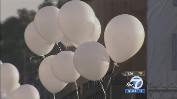 Students show support for HS football player