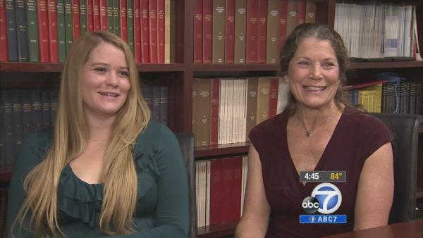 Mom, daughter share breast-reconstruction info