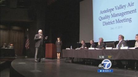 A proposed plant to be built on the Palmdale-Lancaster border has critics and supporters at odds over the effects on the community.