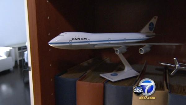 Man builds Pan Am 747 interior in garage