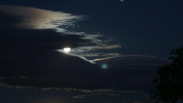 ABC7 viewer Eric Ver Maas sent us this photo of the blue moon over the Antelope Valley Desert in Palmdale.