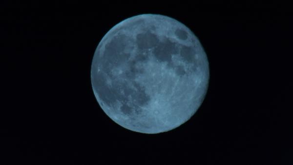 ABC7 viewer Frank Burnette sent us this photo of the blue moon frin Riverside, Calif.