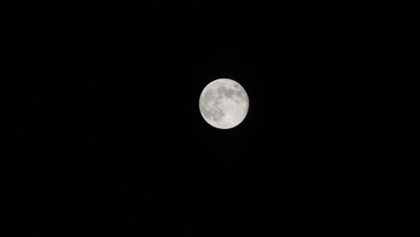 ABC7 viewer Tamela Babb-Hutchinson sent us this photo of the blue moon in Pomona, Calif.