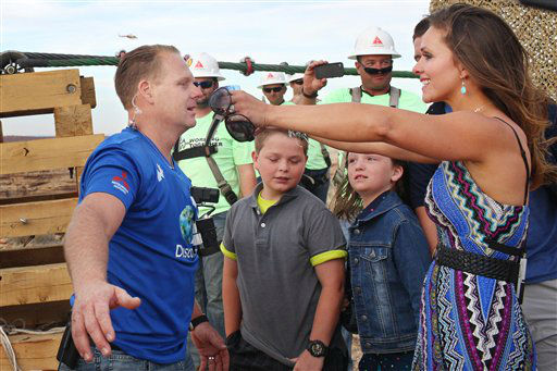 Nik and Erendira Wallenda ahead of Nik's 1400...