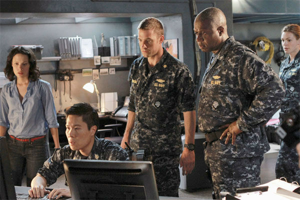 'Last Resort': Capt. Marcus Chaplin and XO Sam...