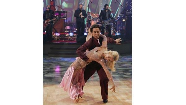 Olympic athlete Apolo Ohno and partner Julianne Hough won the top spot on Season 4 of 'Dancing With the Stars.'