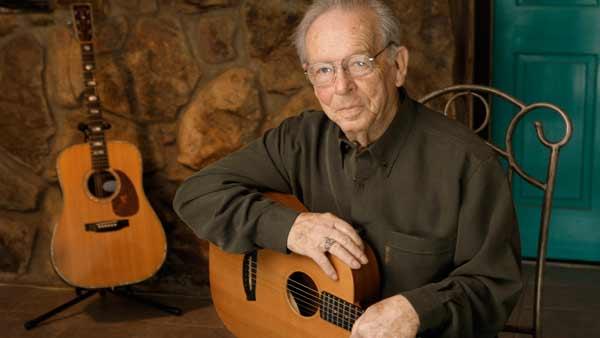 Country Music Hall of Famer Charlie Louvin is shown in his home in Manchester, Tenn. Jan. 29, 2009.