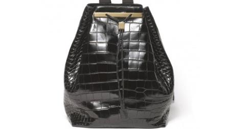 The Olsen twins arent feeling the pinch of the recession, as their super pricy $39,000 bags are flying off the shelves.