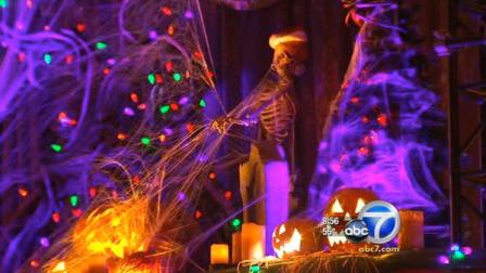 Tim Burtons The Nightmare Before Christmas opened at the El Capitan Theatre this weekend.