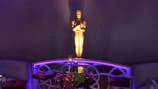 The Governors Ball is set to take place in The Ray Dolby Ballroom at the Hollywood & Highland Center. It will feature a 120-foot chandelier in an intimate ballroom designed in warm shades of aubergine, chartreuse and champagne.