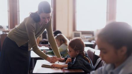 Starbucks customers will be given a $10 gift card to a website listing LAUSD classroom projects that need funding.