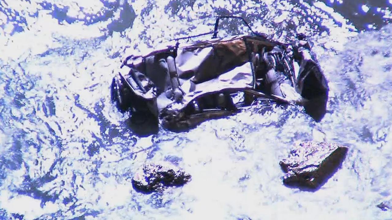 Car goes off cliff in Palos Verdes; 1 rescued