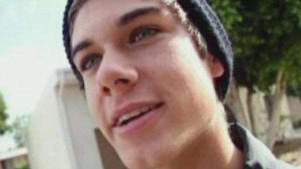Teen skateboarder struck, killed by minivan in Yorba Linda