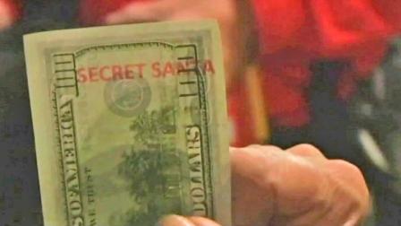 A Secret Santa handed out $100 bills to people affected by the storm in New Jersey.