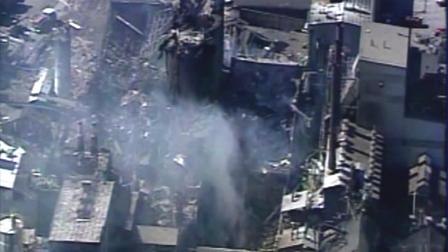 A fire burns are at an oil refinery in Richmond, Calif., one of the countrys largest, on Monday, Aug 6, 2012.
