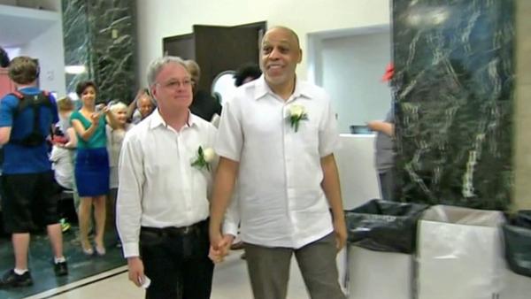 Supreme Court takes up gay marriage cases