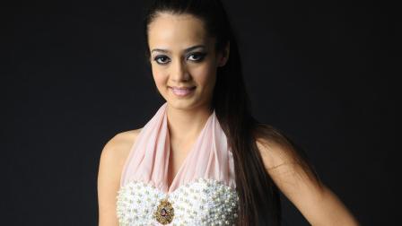 Maria Susana Flores Gamez, a 20-year-old Mexican beauty queen, is seen in this undated file photo. Flores Gamez died Saturday, Nov. 24, 2012, in a gun battle between soldiers and the alleged gang of drug traffickers she was traveling with.