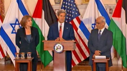 Secretary of State John Kerry stands with Israels Justice Minister and chief negotiator Tzipi Livni and Palestinian chief negotiator Saeb Erekat, after the resumption of Israeli-Palestinian peace talks, Tuesday, July 30, 2013.