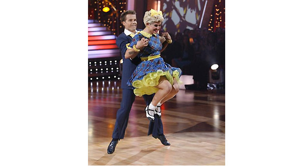 Kelly Osbourne and Louis Van Amstel perform during 'Dancing With the Stars,' October 26, 2009