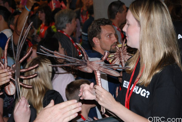 'Alien' fans show off their 'facehugger'...