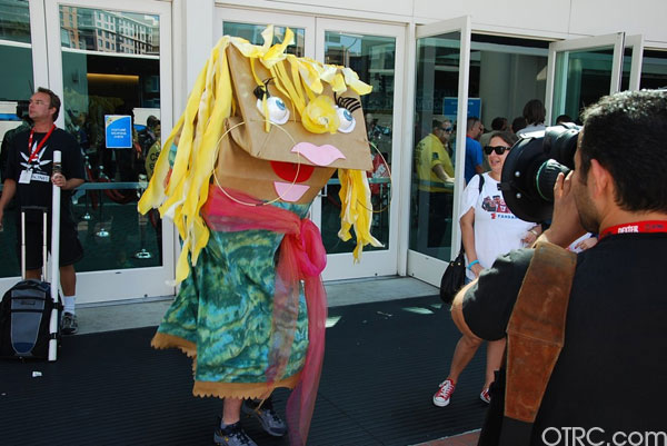 A clever fan dresses up as one of the bag...