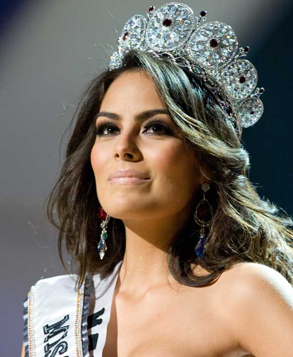 Jimena Navarrete Miss Mexico 2010 of Guadalajara is crowned Miss Universe