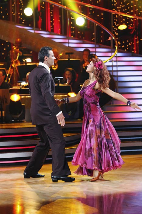 Kurt Warner and Anna Trebunskaya perform on...