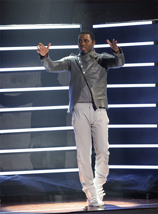 Jason Derulo performed his hit single 'In My...