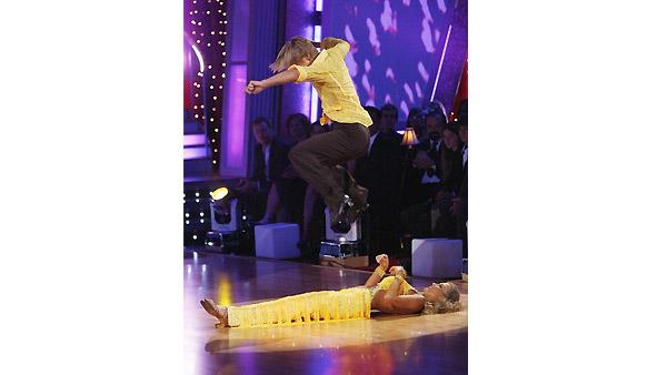 Female contestants on 'Dancing With the Stars,' Sept. 22, 2009