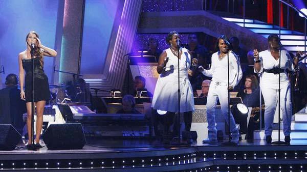 Joss Stone performs on 'Dancing With the Stars: The Results Show', Sept. 29, 2009