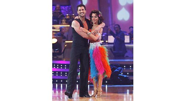Debi Mazar, Maksim Chmerkovskiy on 'Dancing With the Stars', Oct. 5, 2009