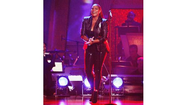 Queen Latifah performs on 'Dancing With the Stars: The Results Show,' Oct. 6, 2009