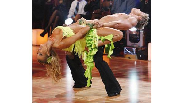 Joanna Krupa and Derek Hough perform during 'Dancing With the Stars,' Oct. 12, 2009