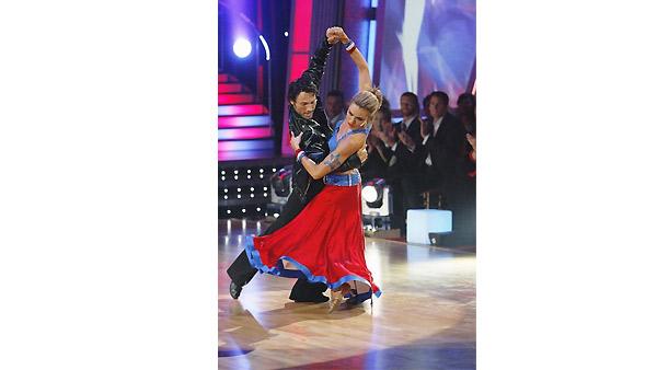 Natalie Coughlin and Alec Mazo perform on 'Dancing With the Stars', October 19, 2009