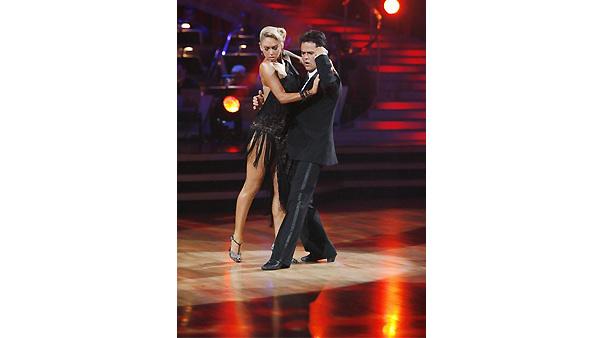 Donny Osmond and Kym Johnson perform on 'Dancing With the Stars', October 19, 2009