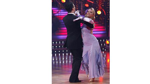 Melissa Joan Hart and Mark Ballas perform during 'Dancing With the Stars,' October 26, 2009