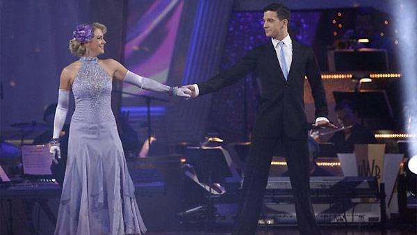 Melissa Joan Hart and Mark Ballas perform during 'Dancing With the Stars,' October 26, 2009