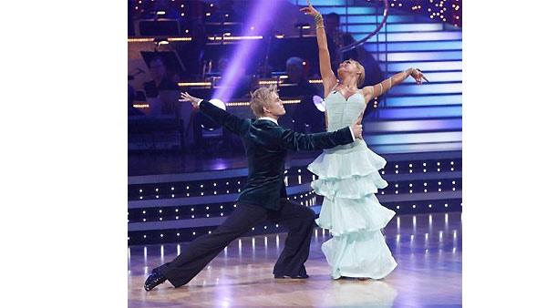 Aaron Carter and Karina Smirnoff perform during 'Dancing With the Stars,' October 26, 2009