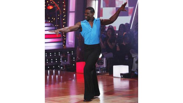 Michael Irvin and Anna Demidova perform on 'Dancing With the Stars,' Oct. 27, 2009