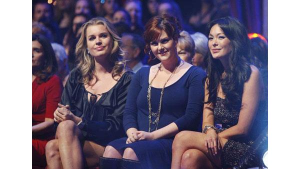Rebecca Romijn, Sara Rue and Lindsay Price in the crowd at  'Dancing With the Stars,' Oct. 27, 2009