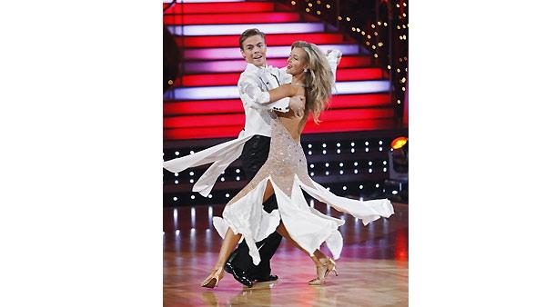Joanna Krupa and Derek Hough perform during 'Dancing With the Stars,' November 9, 2009