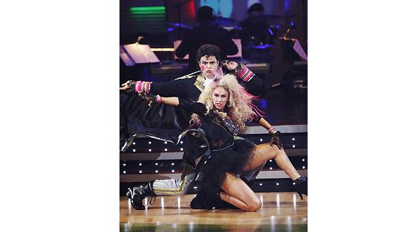 Donny Osmond and Kym Johnson perform during 'Dancing With the Stars,'  November 9, 2009