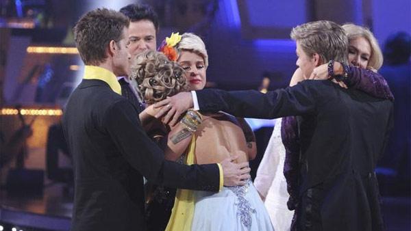 Joanna Krupa and Derek Hough say goobye to their competitors at 'Dancing With the Stars: The Results Show,' November 17, 2009