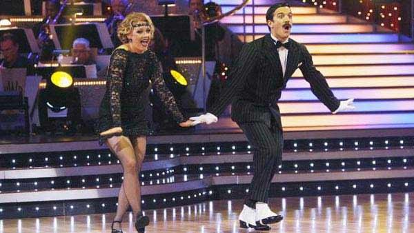  'Dancing With the Stars' Season 9 contestant Melissa Joan Hart has been very busy with her acting career,  and she is currently working on a sitcom starring alongside another 'Dancing' alum Joey Lawrence.
