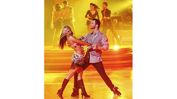 Chelsie Hightower and Tony Dovolani performed a ballroom fusion number by Michael Jackson's renowned choreographer, Travis Payne.