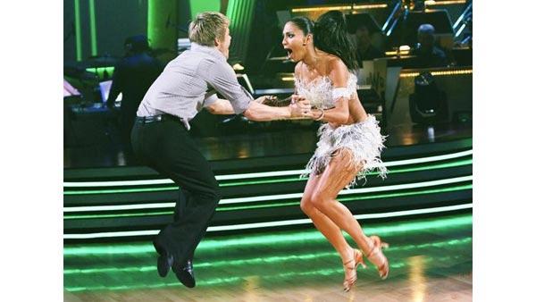 Nicole Scherzinger and Derek Hough perform an encore of their performance from the night before on 'Dancing With the Stars: The Results Show,' Tuesday, March 30, 2010.