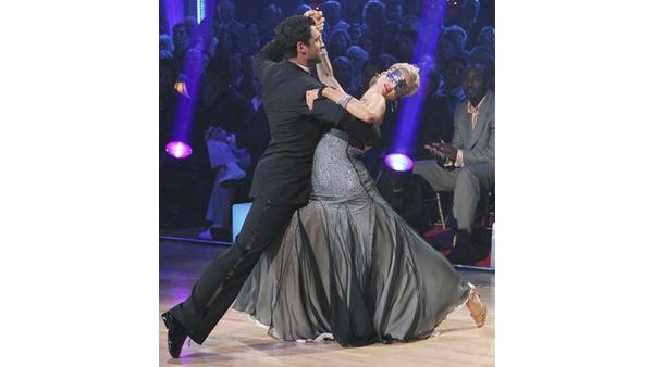 Erin Andrews and Maksim Chmerkovskiy perform on 'Dancing With the Stars,' Monday, April 5, 2010. The judges gave the couple 23 points out of 30.