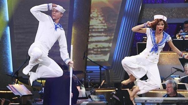 Nicole Scherzinger and Derek Hough perform on 'Dancing With the Stars,' April 5, 2010