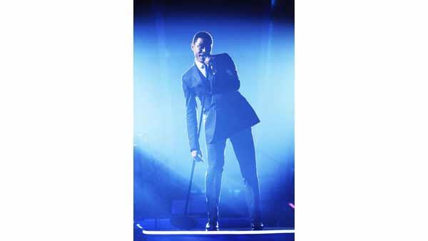 Platinum-selling soul star Maxwell performed his chart-topping single 'Fistful of Tears', on 'Dancing with the Stars the Results Show', Tuesday, April 20. The dancers are Tyne Stecklein and Teddy Forance.