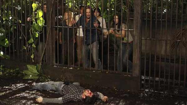 Hurley (Jorge Garcia), Claire Littleton (Emilie de Ravin), Sawyer (Josh Holloway), Kate Austen (Evangeline Lilly), Sun-Hwa Kwon (Yunjin Kim) and her husband Jin-Soo Kwon (Daniel Dae Kim) appear to have gotten themselves a Time Out